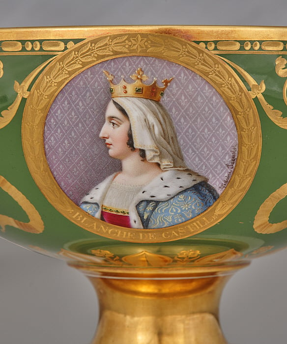 Bowl (jatte à fruits hémisphérique) with portraits of Catherine the Great of Russia (1729-1796), Maria Theresa of Austria (1717-1780), and Blanche of Castille (1188-1252) Slider Image 6